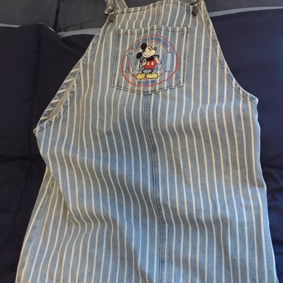 Clothes - Picture 10 of 16